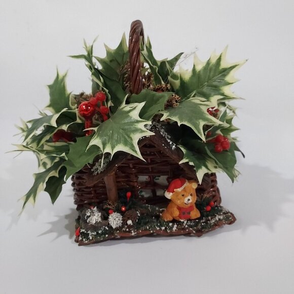 Kitch Wood Basket Cabin Decorative Winter Christmas Scene 6"x 4" x 8" tall - Picture 6 of 12